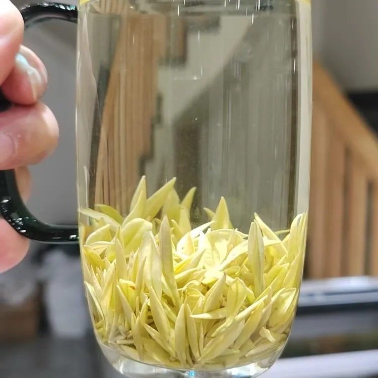 2025年明前奶白茶小芽头高货奶香味十足地小熊猫奶白茶