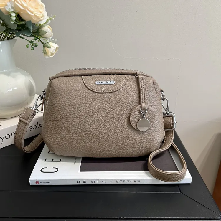 时尚苹果包2025轻奢女士斜挎包真皮包简约百搭休闲包大容量单肩包