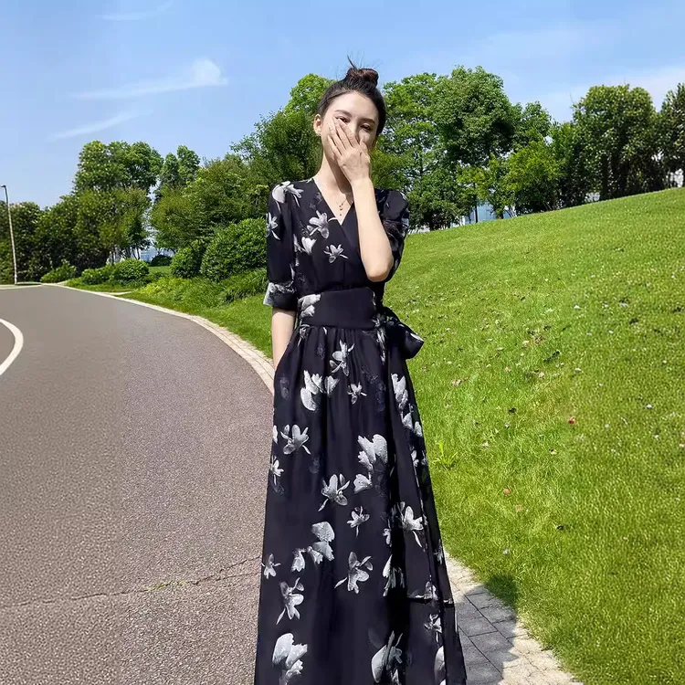 印花中长款法式新款公主裙v领显瘦黑色短袖开叉淑女复古夏春秋