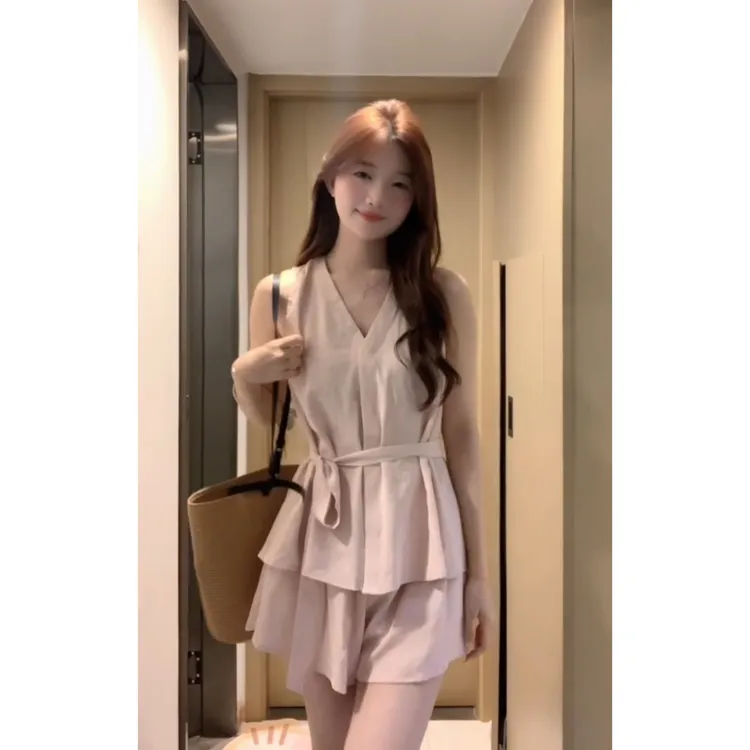 MARIE.COCO韩系甜美纯欲风V领粉色收腰背心上衣短裤温柔气质套装
