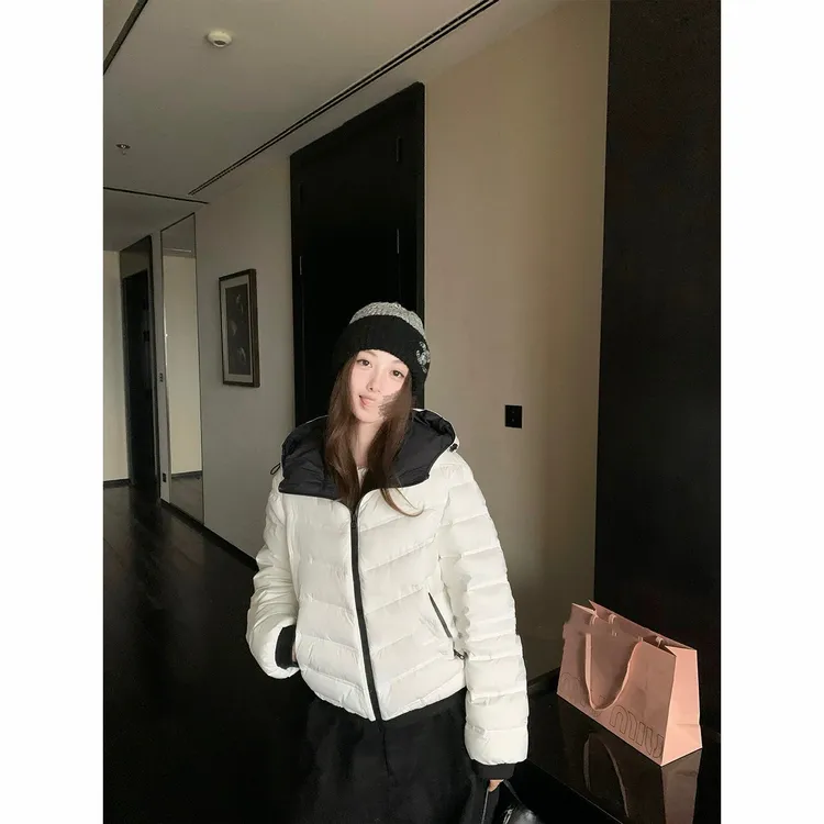 私服挚爱羽绒！排骨撞色连帽可溯源三星安心90白鸭绒羽绒服女