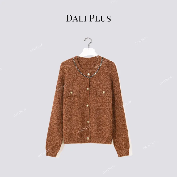 DALI PLUS“南瓜色链条小香风开衫”单排扣圆领针织衫-D5CH5316