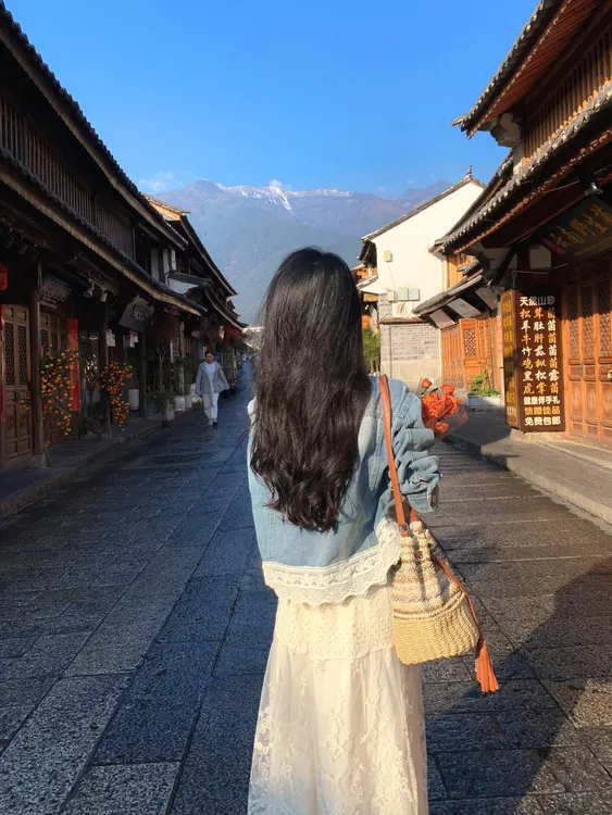 春季搭配一整套2025新款韩系牛仔外套女搭配蕾丝半身裙气质两件套