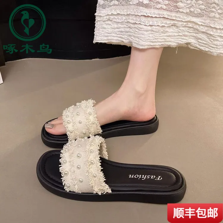 啄木鸟拖鞋女夏外穿厚底2025新款平底防滑一字拖配裙子沙滩凉拖