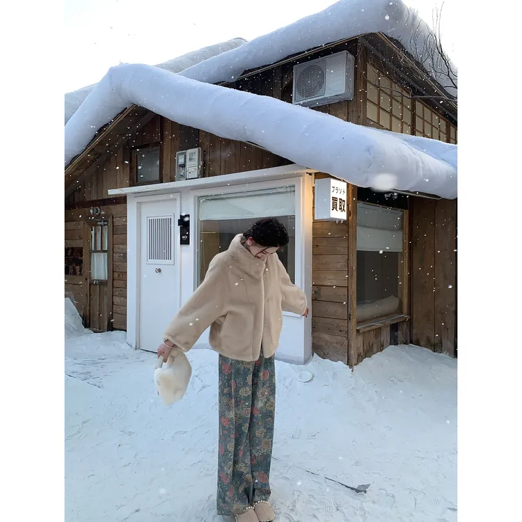 【一生罗曼】秋冬百搭温柔气质休闲皮毛一体加厚外套女款Y5623