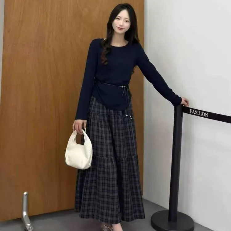 秋季新款减龄显瘦气质百搭长袖T恤格子半身裙套