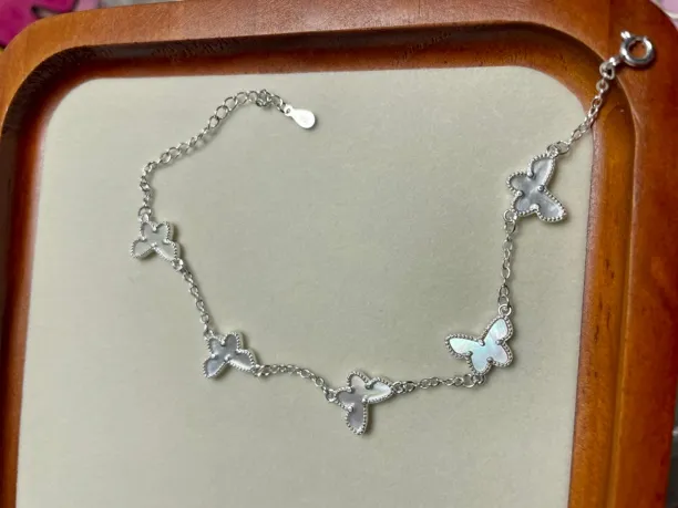 足银手链 实心足银990蝴蝶手链简约气质轻奢百搭经典