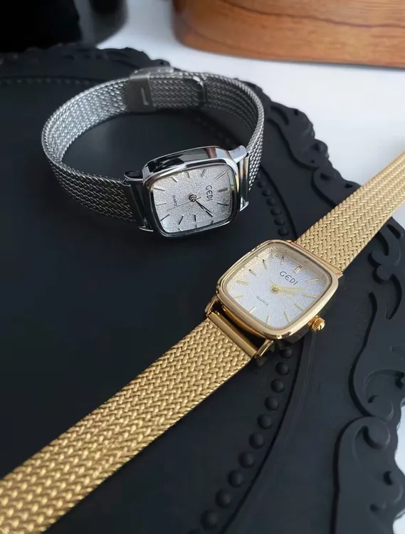 磨砂质感表盘小众简约高档女款手表