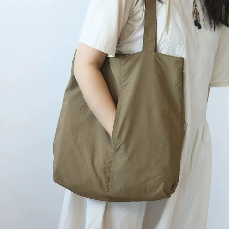 大学生开学日防水购物袋尼龙布大容量单肩托特包多口袋通勤腋下包