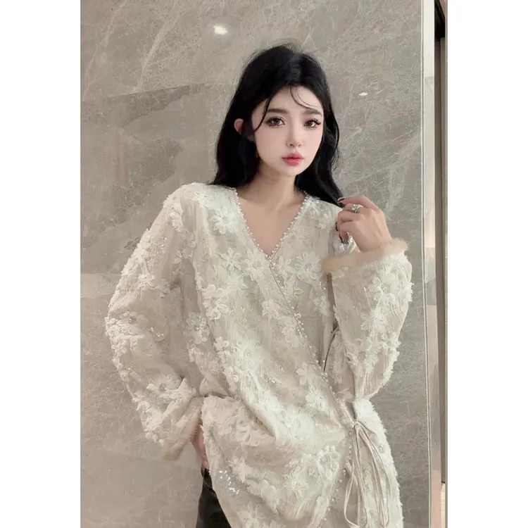欧货重工2025冬新款仙女风新中式蕾丝衫V领高档气质白色打底衫女