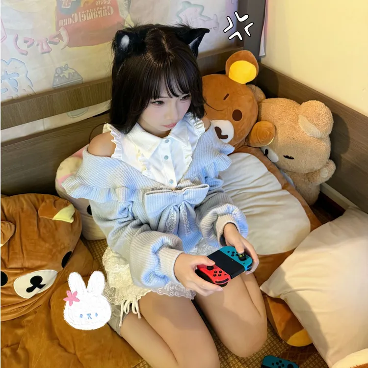 小蚊同学  晴空铃蓝露肩松弛感慵懒风套装上衣秋冬套装女短裤裙