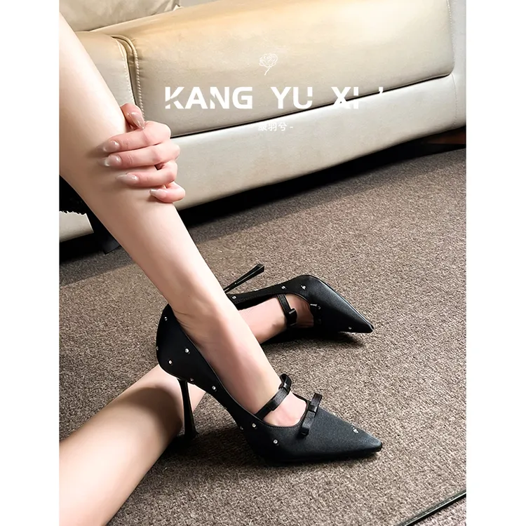 黑色气质名媛高跟鞋女2025年新款绝美尖头水钻蝴蝶结浅口细跟单鞋
