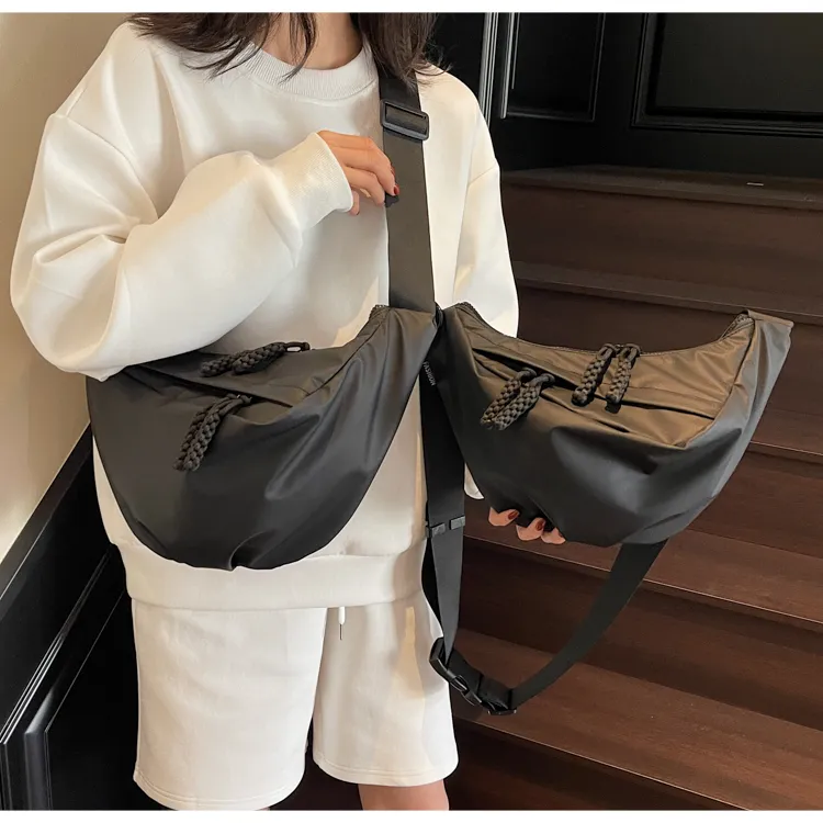 简约百搭斜挎包轻便时尚休闲通勤运动健身单肩包韩版5569