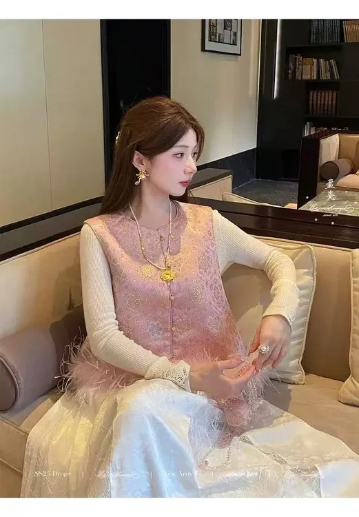 【丫头专属】新中式冬季时尚网红气质夹棉保暖减龄百搭鸵鸟毛马甲