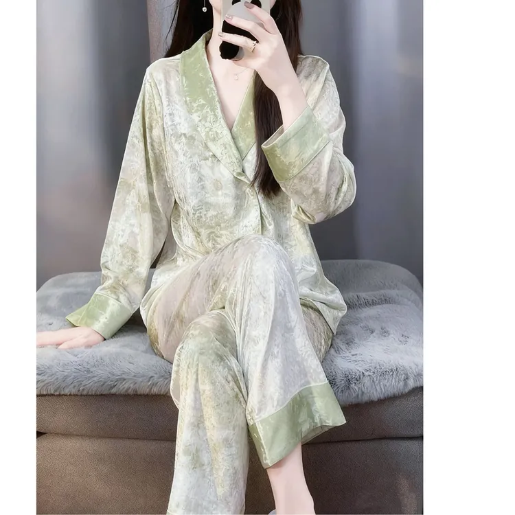 2025新款金钻绒丝绒睡衣女青果领秋冬家居服长袖套装高级感可外穿
