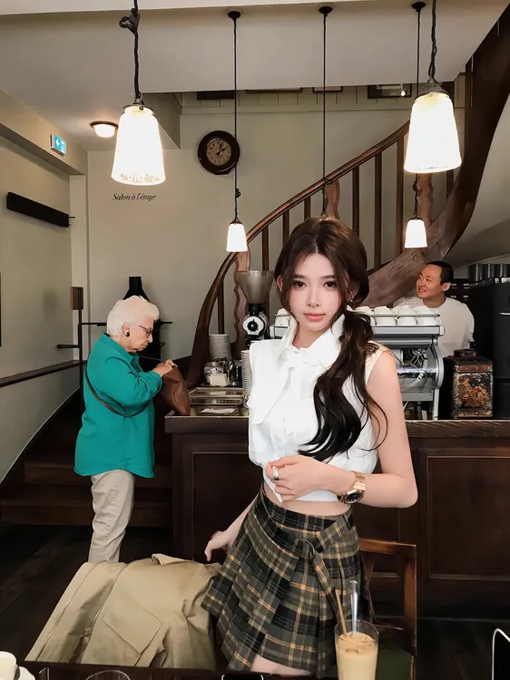 彼得潘日记 早秋纯欲学院风甜美无袖衬衫格纹百褶裙百搭外套套装