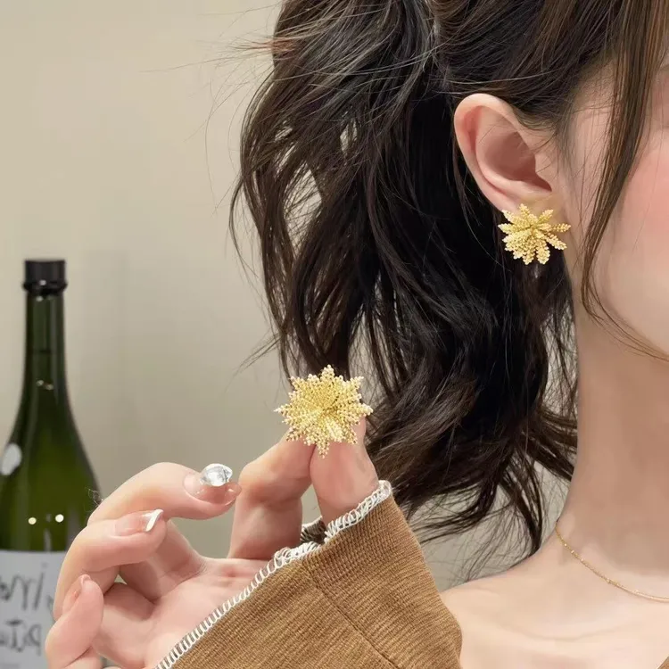 简约冷淡风金色花朵耳钉2026新款爆款高级感耳环百搭时尚气质耳饰商品图