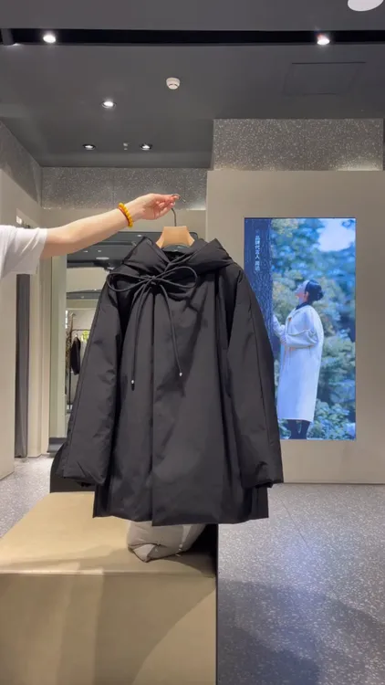 超厚实黑色连帽韩系简约女2025年冬季新款巨好看保暖中长款羽绒服