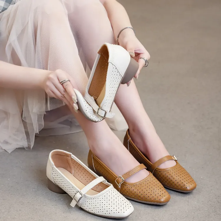 夏季新款浅口女鞋时尚方头舒适透气柔软低跟款单鞋冲孔