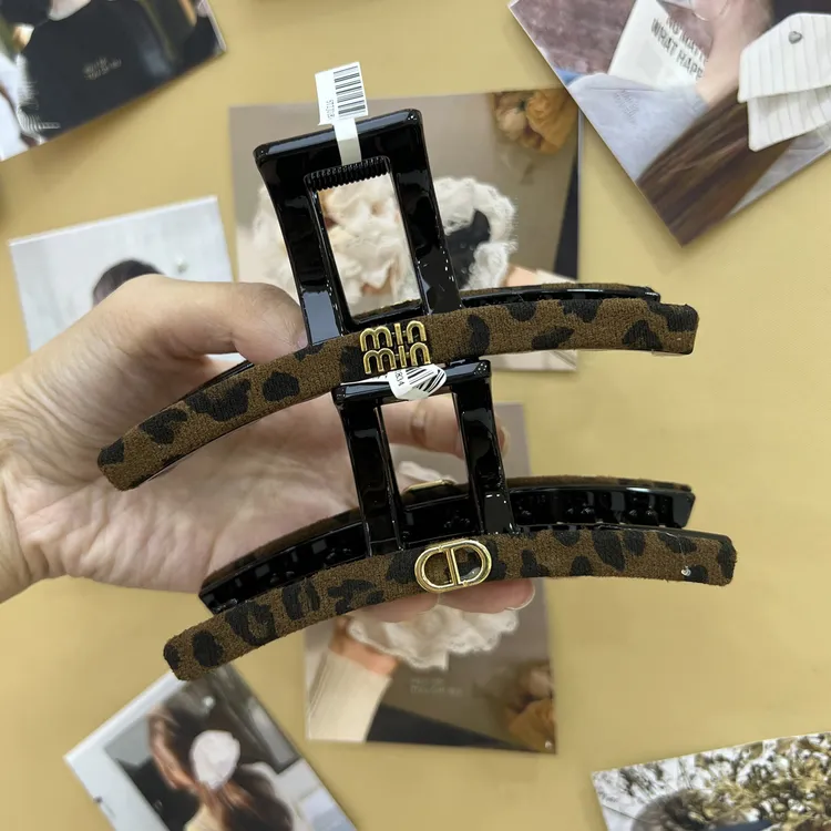 13cm大号抓夹布艺豹纹猪鼻子miu系时髦后脑勺发夹发量多复古网红