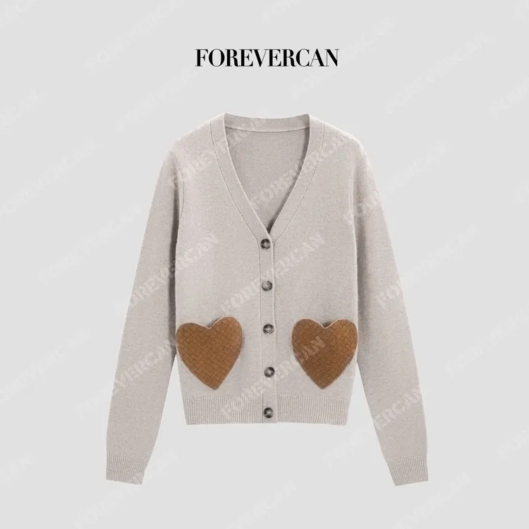 FOREVERCAN“丘比特”小山羊绒混纺编织爱心口袋开衫毛衣MY10195