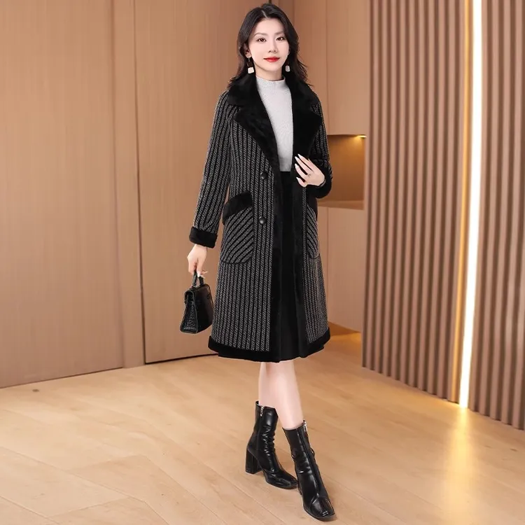 嘉兴中长款减龄毛呢外套2025秋冬新款休闲加厚保暖衣服网红款大衣