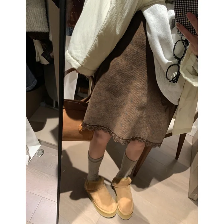 秋冬新品韩版复古灯芯绒碎花蕾丝边高腰短裙女气质印花中裙