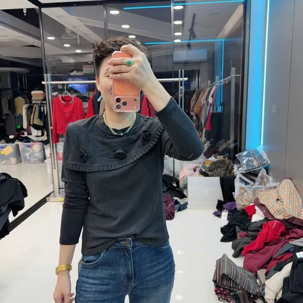 时尚螺纹绒4色修身3朵花披肩领百搭上衣69075欧美