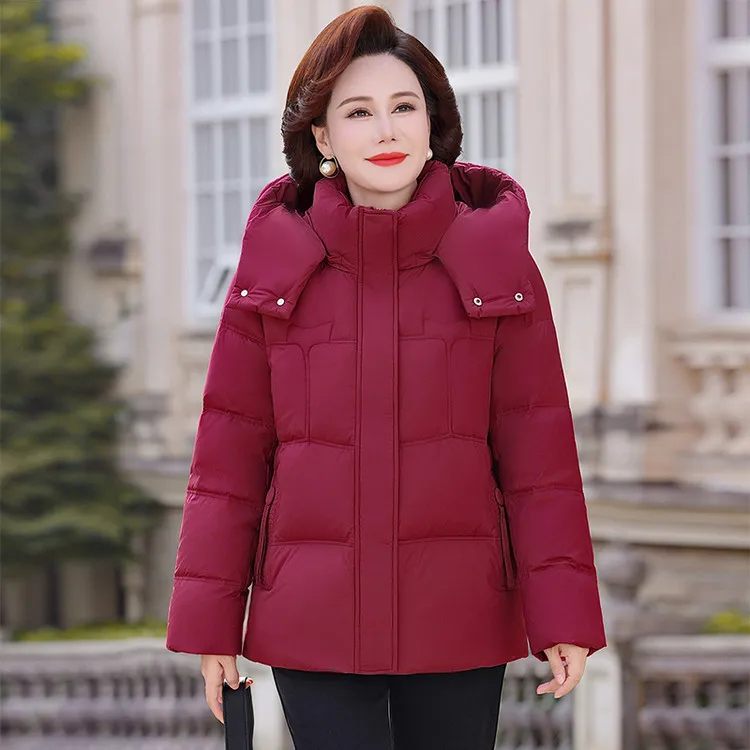 冬季妈妈装羽绒服短款纯色连帽宽松休闲中老年时尚气质白鸭绒外套