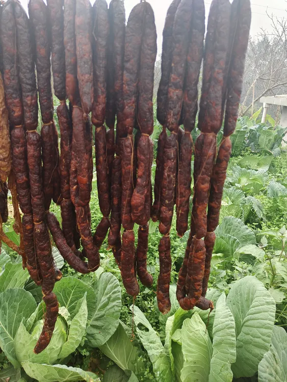 四川麻辣香肠，正宗熟食黑毛土猪肉手工制作 无添加剂 