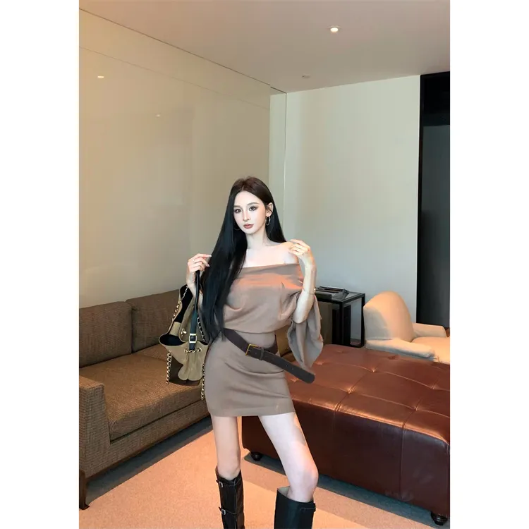 一字肩辣妹长袖针织连衣裙女秋季显瘦收腰裙子纯欲风修身包臀短裙