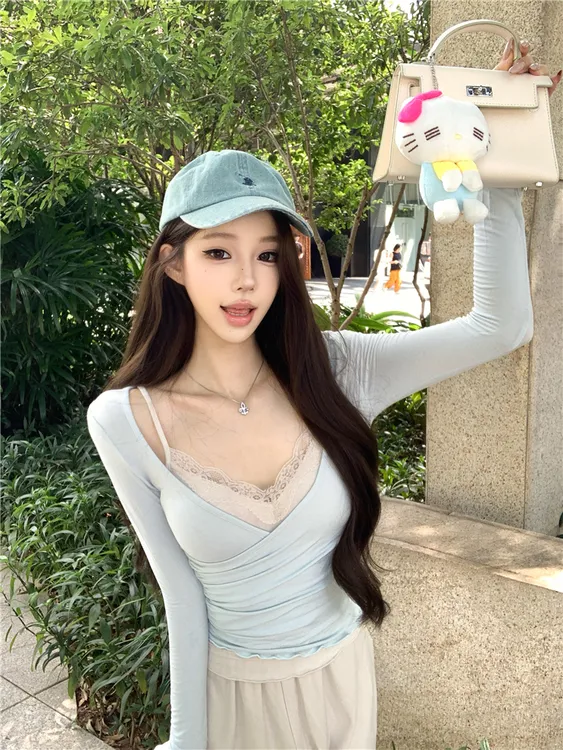 纯欲风交叉v领蓝色长袖t恤女秋季内搭褶皱收腰打底衫辣妹短款上衣