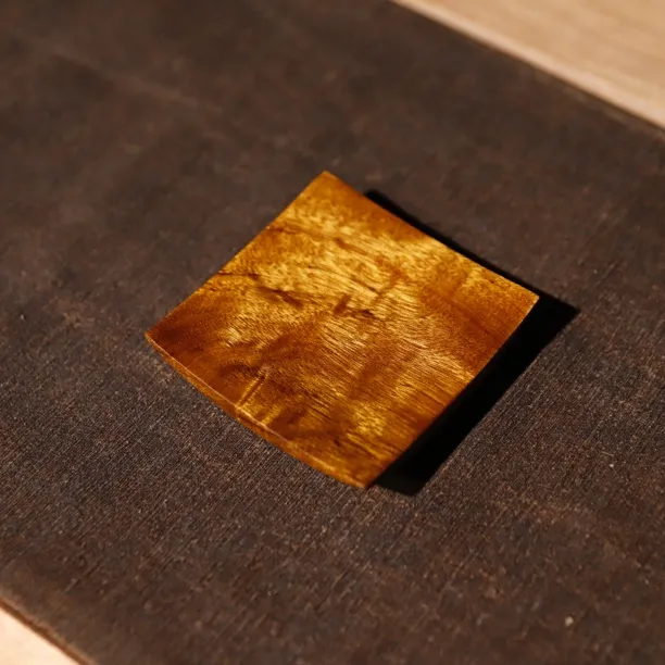 金丝楠阴沉料全手工大漆方形杯垫8cm