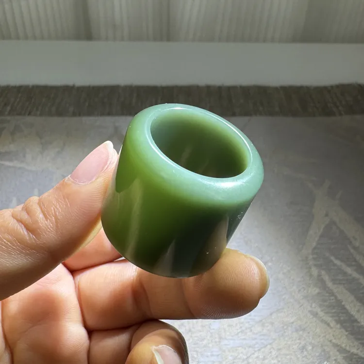 和田玉一细高端精品全海青玉扳指