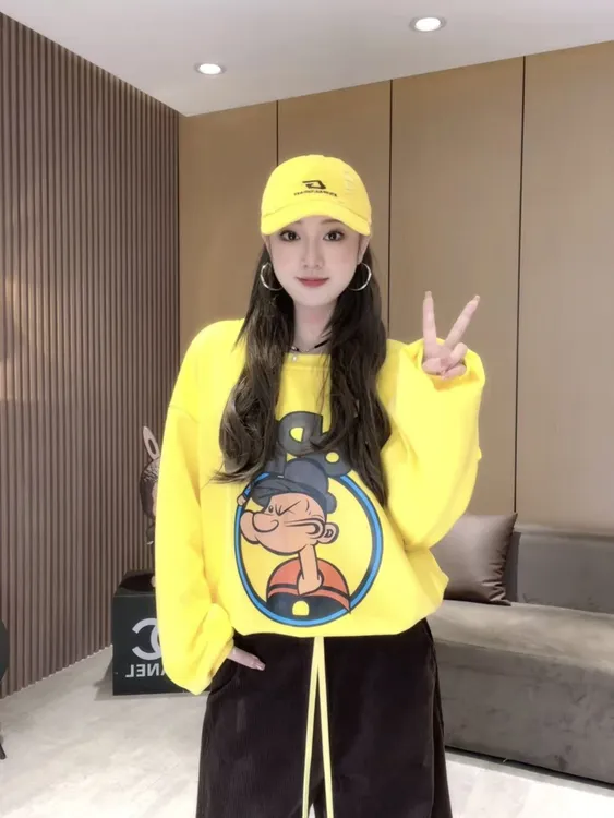 LL913 卡通印花圆领款松慵懒套头卫衣女款加绒韩版时髦巨好看上衣