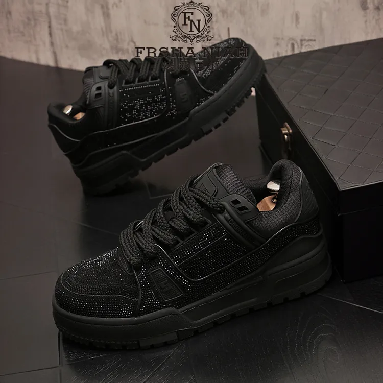 法莎尼亚潮牌男士板鞋时尚百搭面包鞋水钻男鞋子时尚个性休闲男鞋