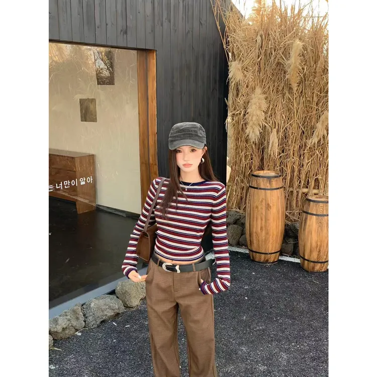 秋季韩系慵懒松弛感上衣洋气复古早秋红条纹针织打底衫长袖上衣女