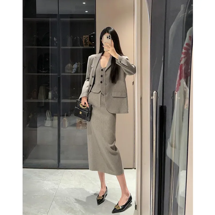 高智感女神范时尚灰色羊毛混纺西装炸街时尚套装马甲半身裙三件套