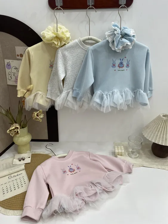 女童秋季新款卡通小兔纱摆卫衣上衣