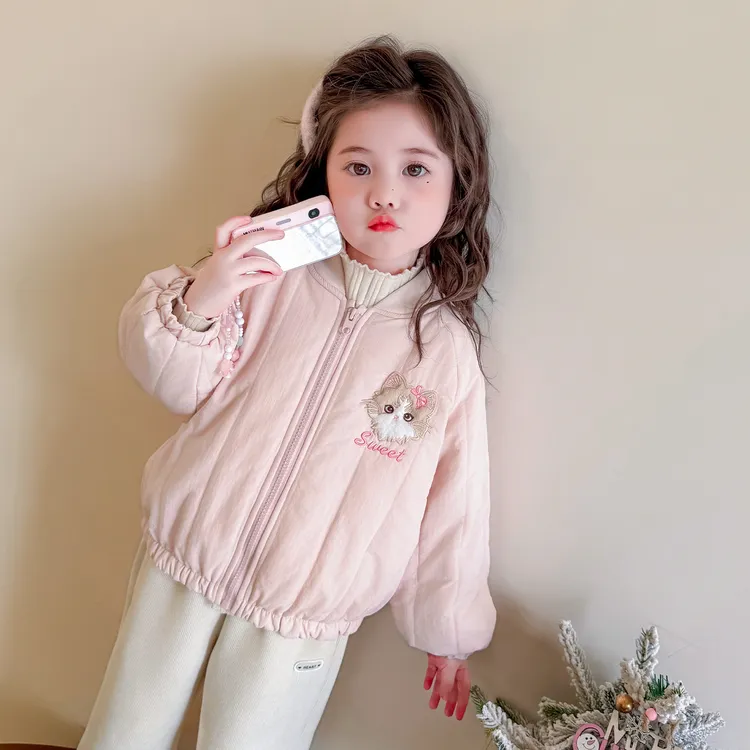 女童加绒外套秋冬季2025新款儿童卡通猫咪绗棉衣洋气女宝轻薄棉服