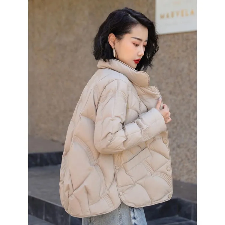 今年新款短款羽绒服女式秋季宽松小轻便休闲时尚黑色大码夹克女款