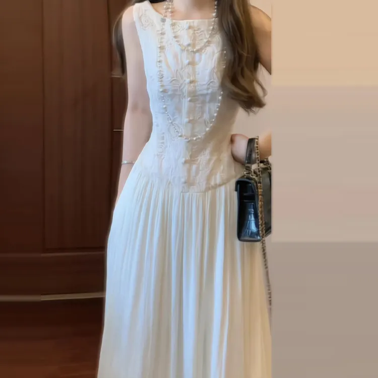 2025新款法式绝美白色碎花连衣裙子女夏季小个子度假a字长裙4558