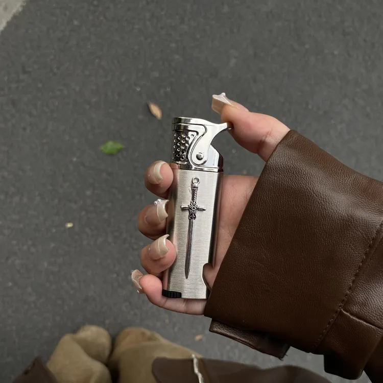 轻奢小众设计高级感直冲防风长条气体打火机多功能点烟器送男朋友
