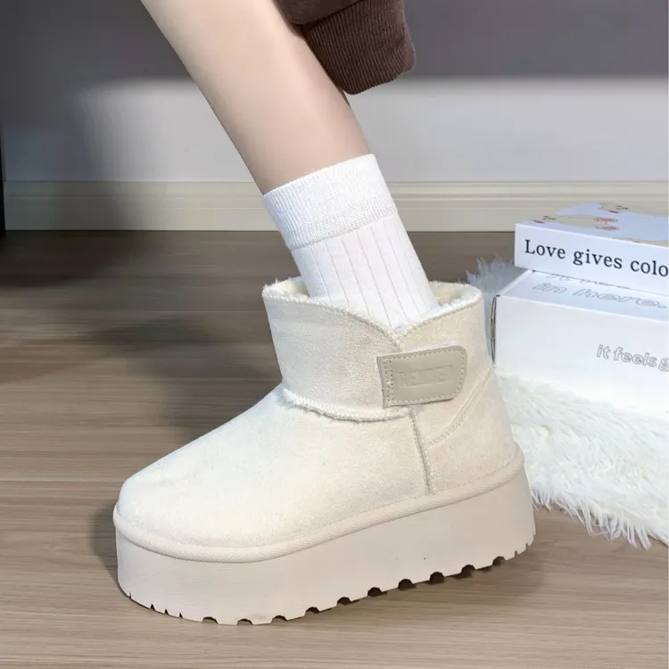 人本冬季时尚厚底雪地靴女款2025新款加绒加厚户外保暖厚底棉鞋女