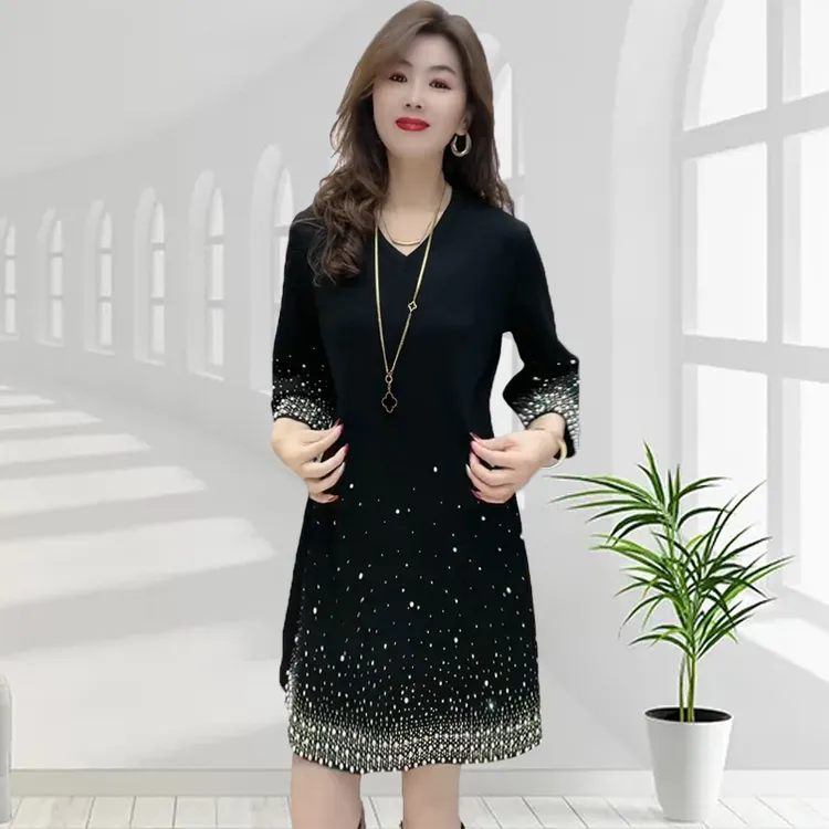 秋冬新款重工钉珠洋气百搭新年连衣裙627气质减龄宽松显瘦V领长裙