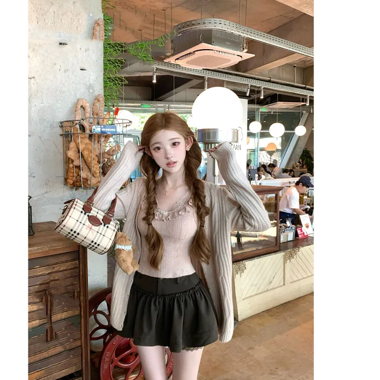 冰岛樱花 纯欲风秋季针织蕾丝吊带+棕色半裙+针织开衫甜美三件套