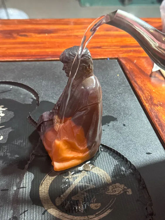 特离谱茶宠摆件懂王冲水变色茶宠创意茶具配件茶道茶室茶桌装饰品
