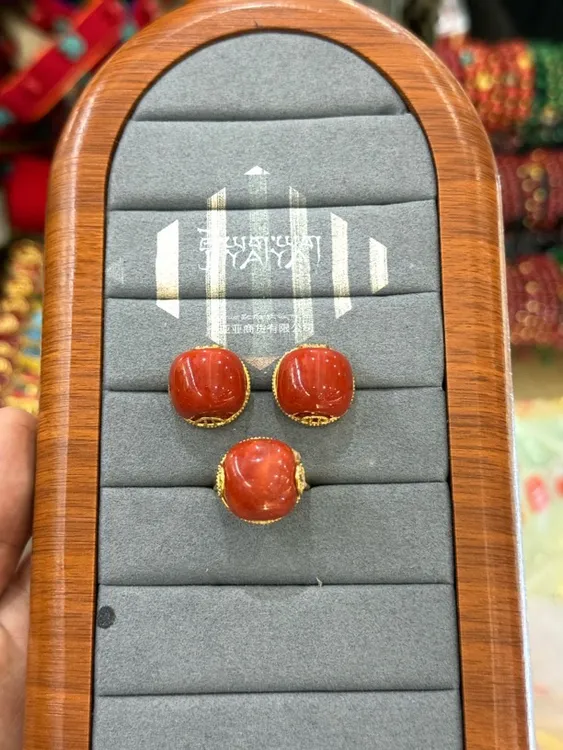 非金属莫桑石戒指 路路通顶珠老戒指耳环