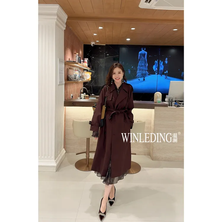 温澜服饰·雅“巴洛克”休闲肩扣长款腰带风衣70666