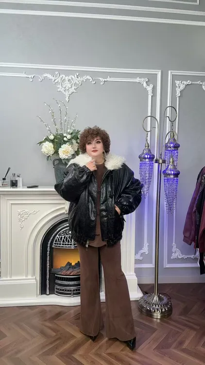 皮衣女士短款时尚休闲百搭设计师连帽冬季